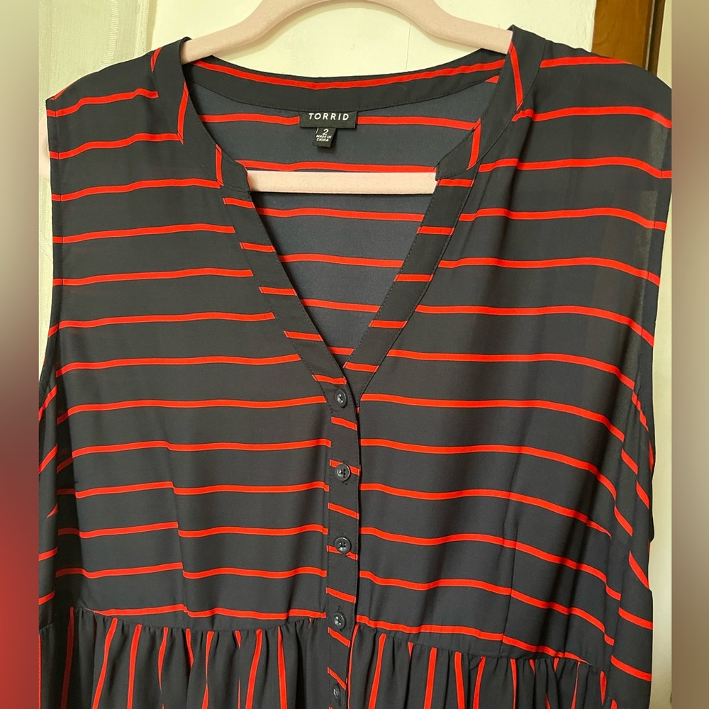 Hi-Low Stripped Sleeveless Blouse